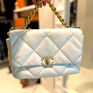 CHANEL 19 Handbag - White leather- LARGE